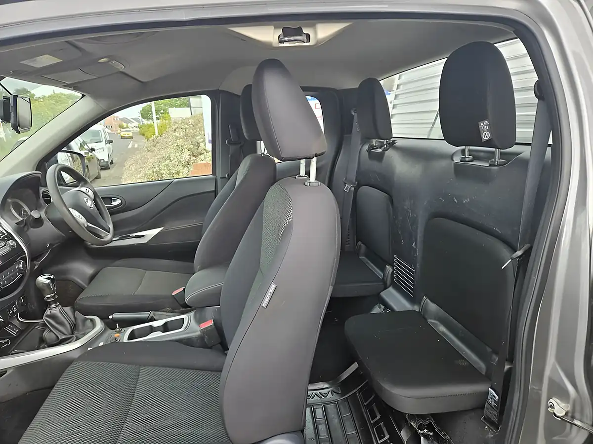 Used 2021 Nissan Navara Acenta Grey - Interior and Exterior details 9