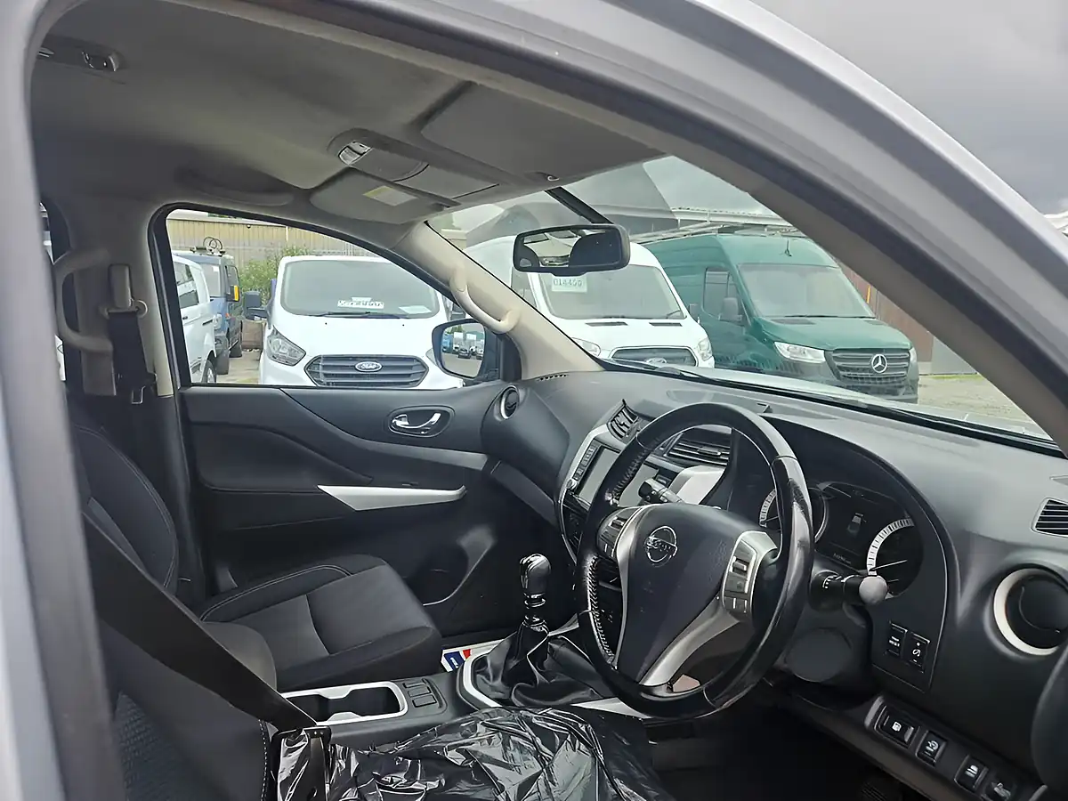 Used 2021 Nissan Navara N-Connecta Silver - Interior and Exterior details 12
