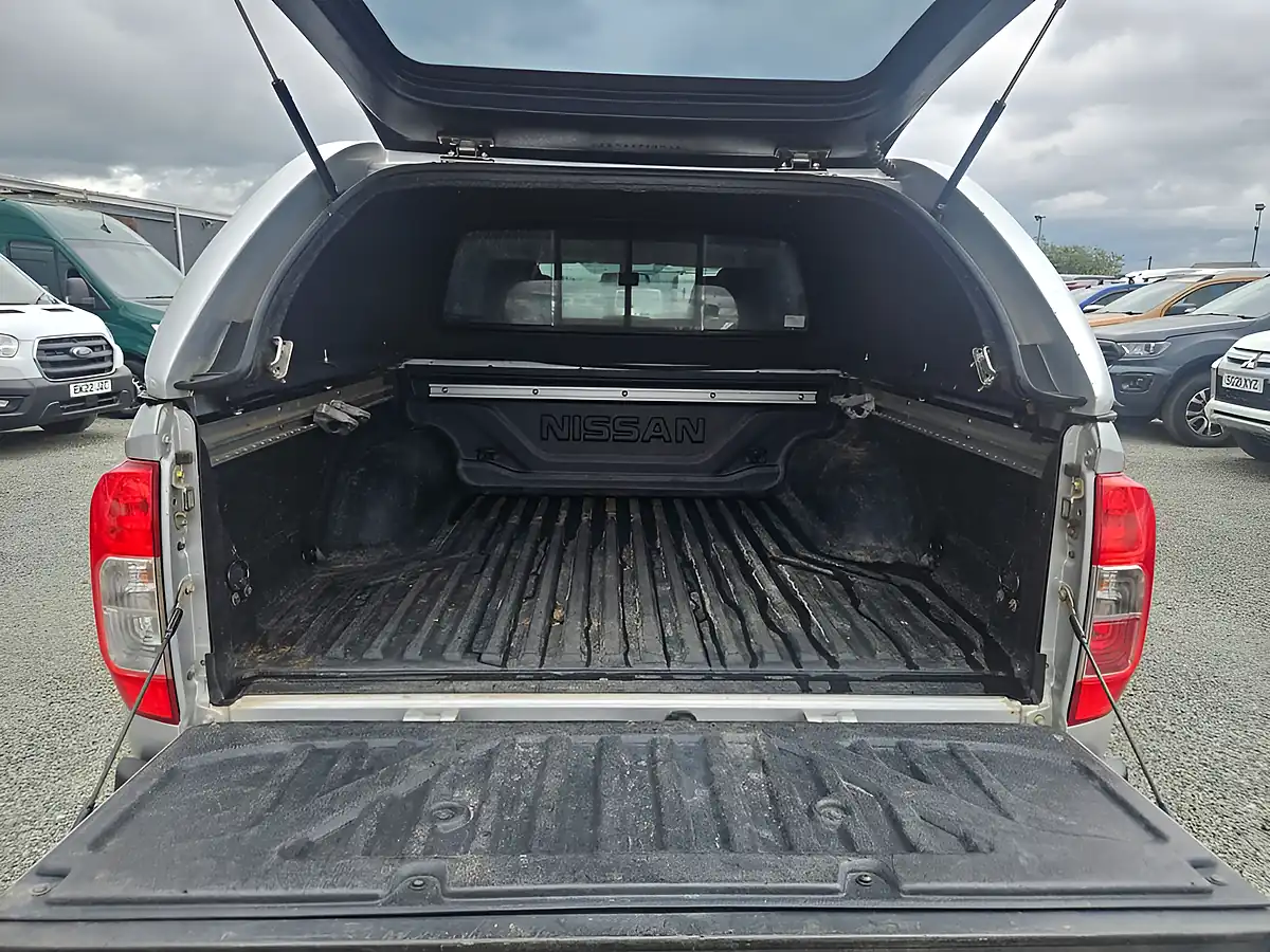 Used 2021 Nissan Navara N-Connecta Silver - Interior and Exterior details 9