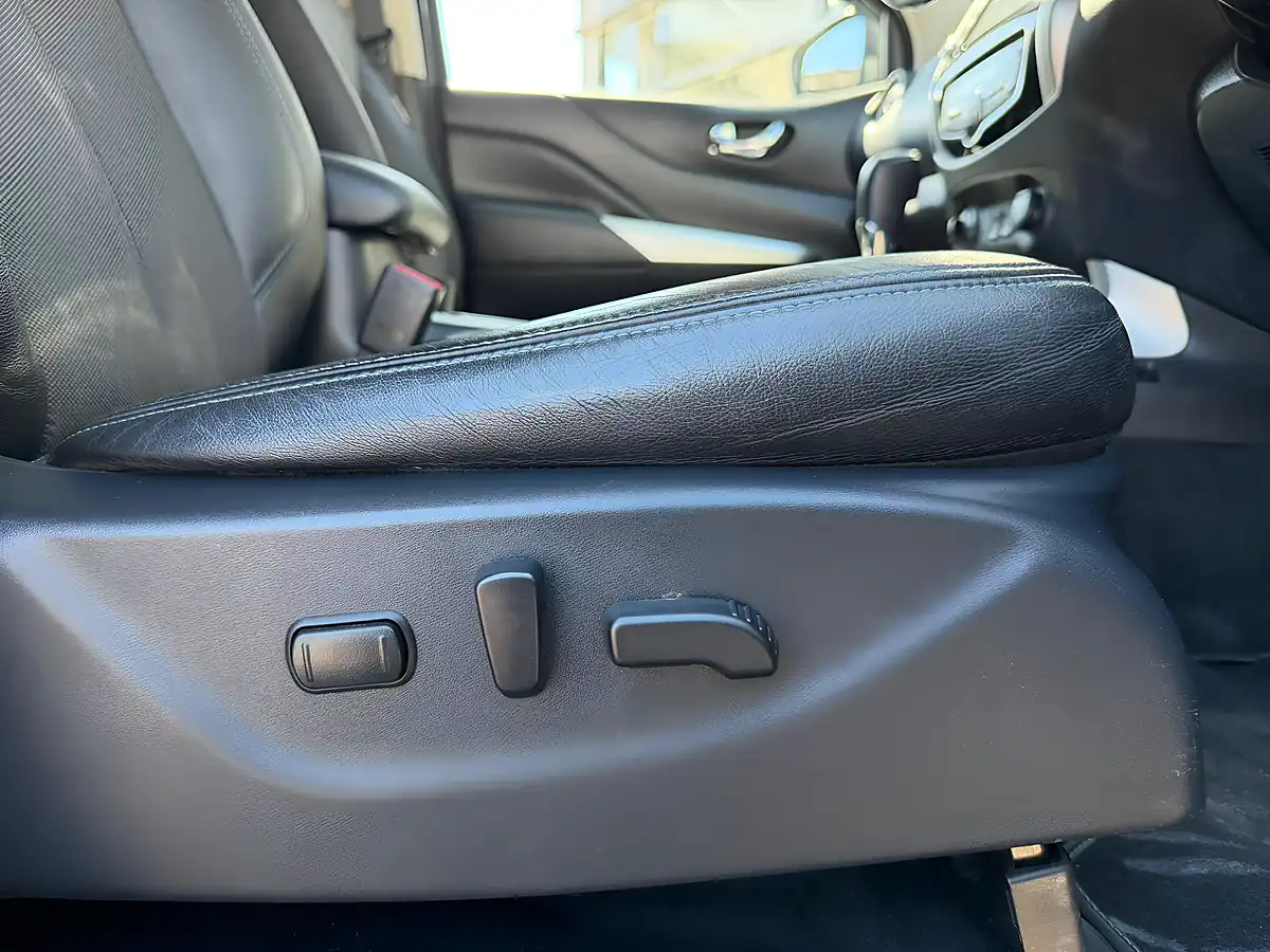 Used 2021 Nissan Navara N-Guard Grey - Interior and Exterior details 10