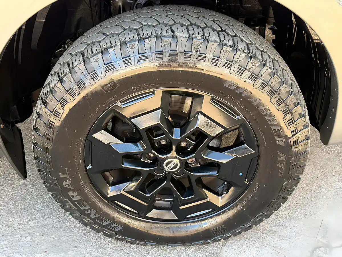 Used 2021 Nissan Navara N-Guard Grey - Interior and Exterior details 20