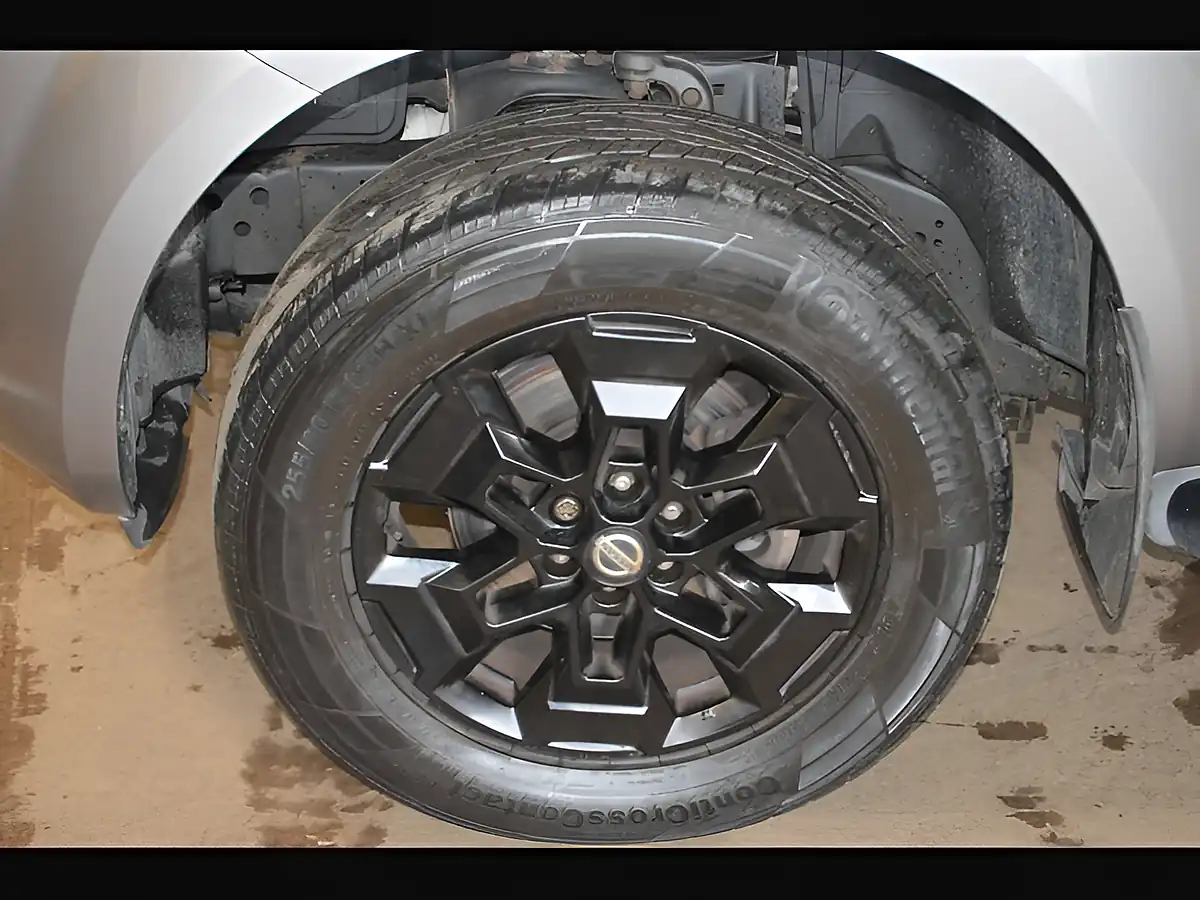 Used 2021 Nissan Navara N-Guard Grey - Interior and Exterior details 20