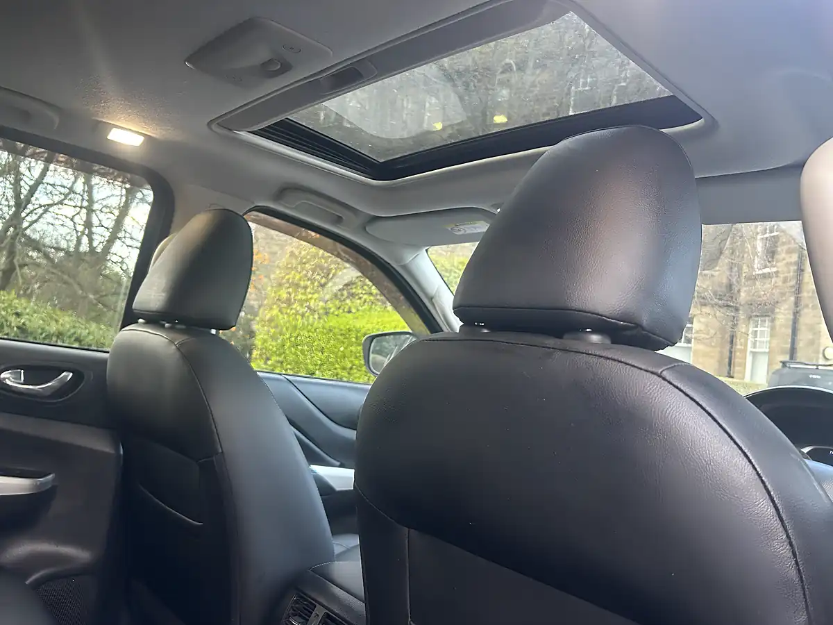 Used 2021 Nissan Navara N-Guard Twilight Grey - Interior and Exterior details 9