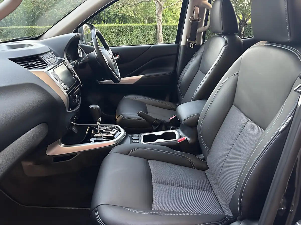 Used 2021 Nissan Navara N-Guard Twilight Grey - Interior and Exterior details 14