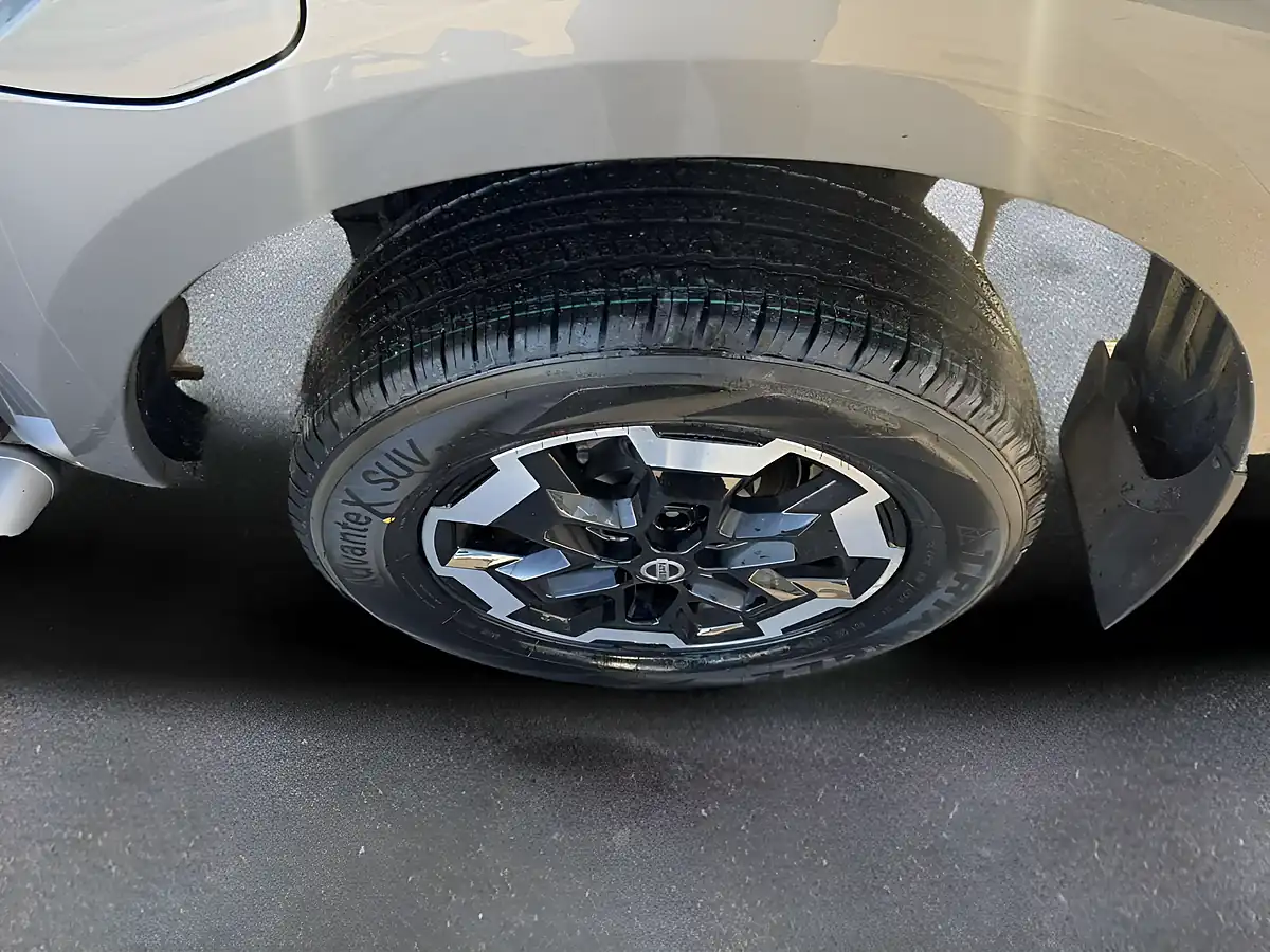 Used 2021 Nissan Navara Tekna Grey - Interior and Exterior details 14