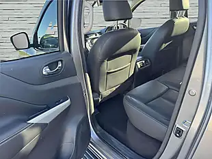 Used 2021 Nissan Navara Tekna Grey - Interior and Exterior details 17