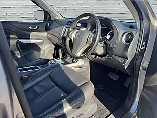 Used 2021 Nissan Navara Tekna Grey - Interior and Exterior details 19