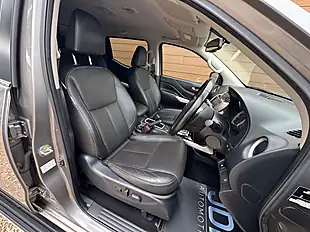 Used 2021 Nissan Navara Tekna Grey - Interior and Exterior details 13