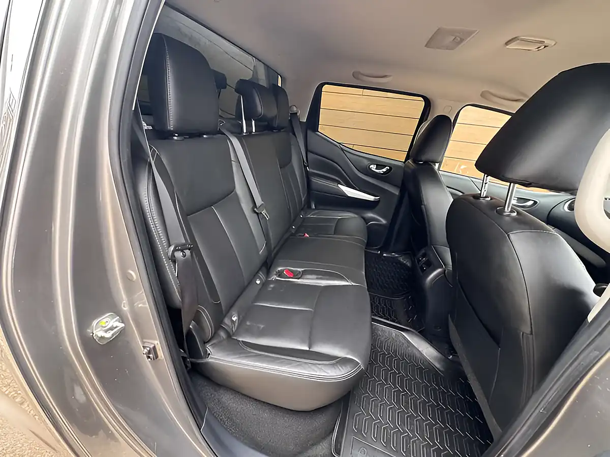 Used 2021 Nissan Navara Tekna Grey - Interior and Exterior details 14