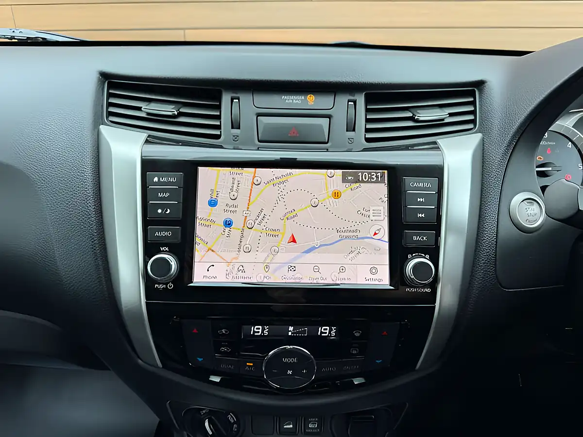 Used 2021 Nissan Navara Tekna Grey - Interior and Exterior details 17