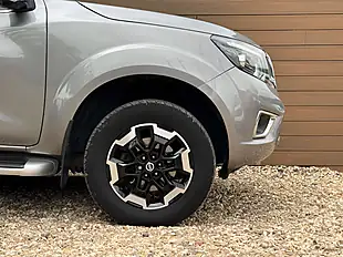 Used 2021 Nissan Navara Tekna Grey - Interior and Exterior details 9
