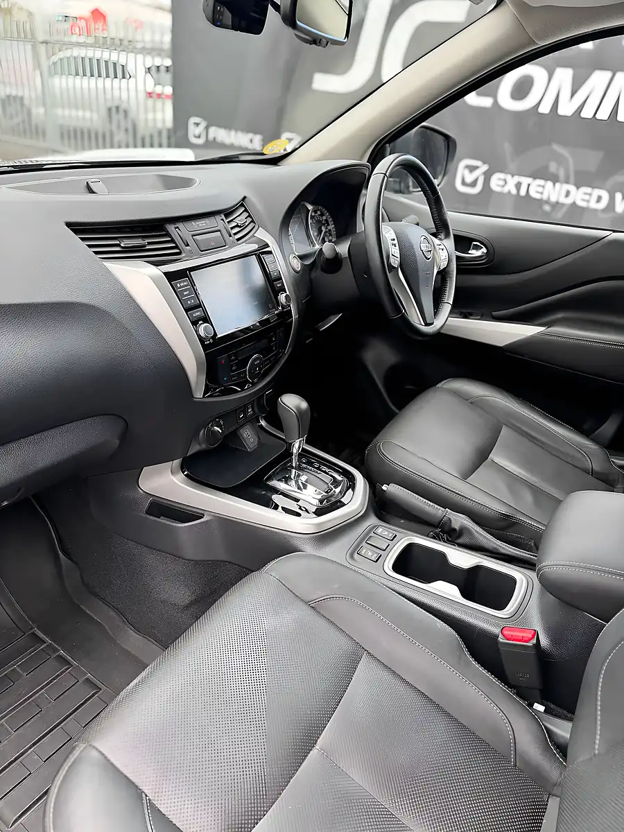 Used 2021 Nissan Navara Tekna Grey - Interior and Exterior details 11