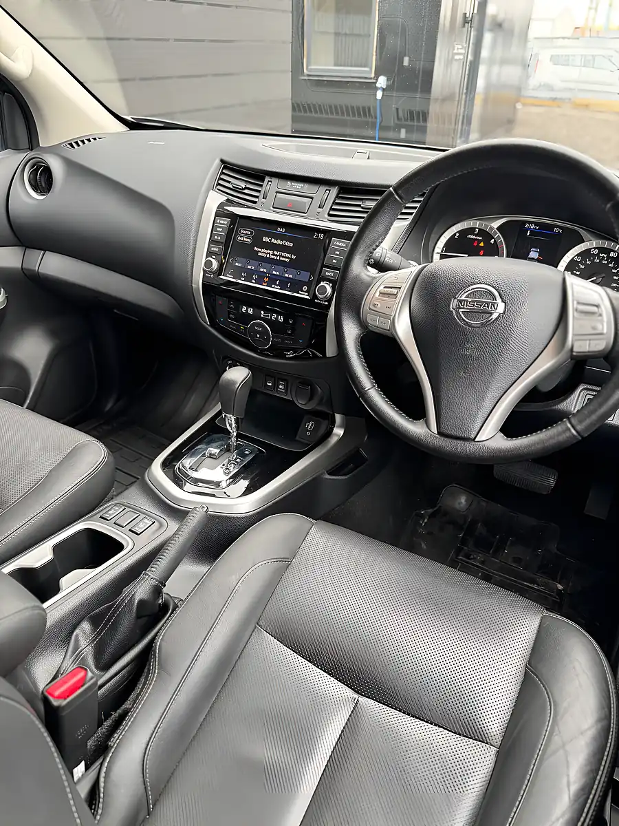 Used 2021 Nissan Navara Tekna Grey - Interior and Exterior details 14