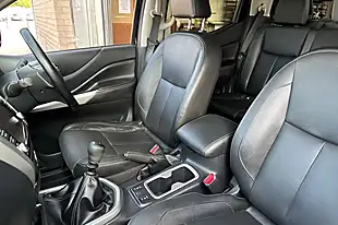 Used 2021 Nissan Navara Tekna Pearl Black - Interior and Exterior details 11