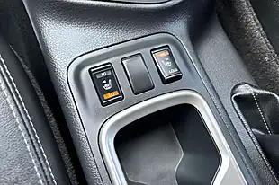 Used 2021 Nissan Navara Tekna Pearl Black - Interior and Exterior details 14