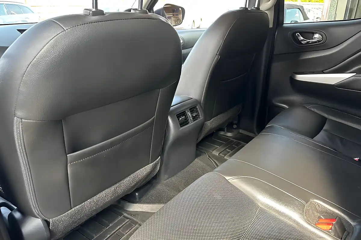 Used 2021 Nissan Navara Tekna Pearl Black - Interior and Exterior details 15