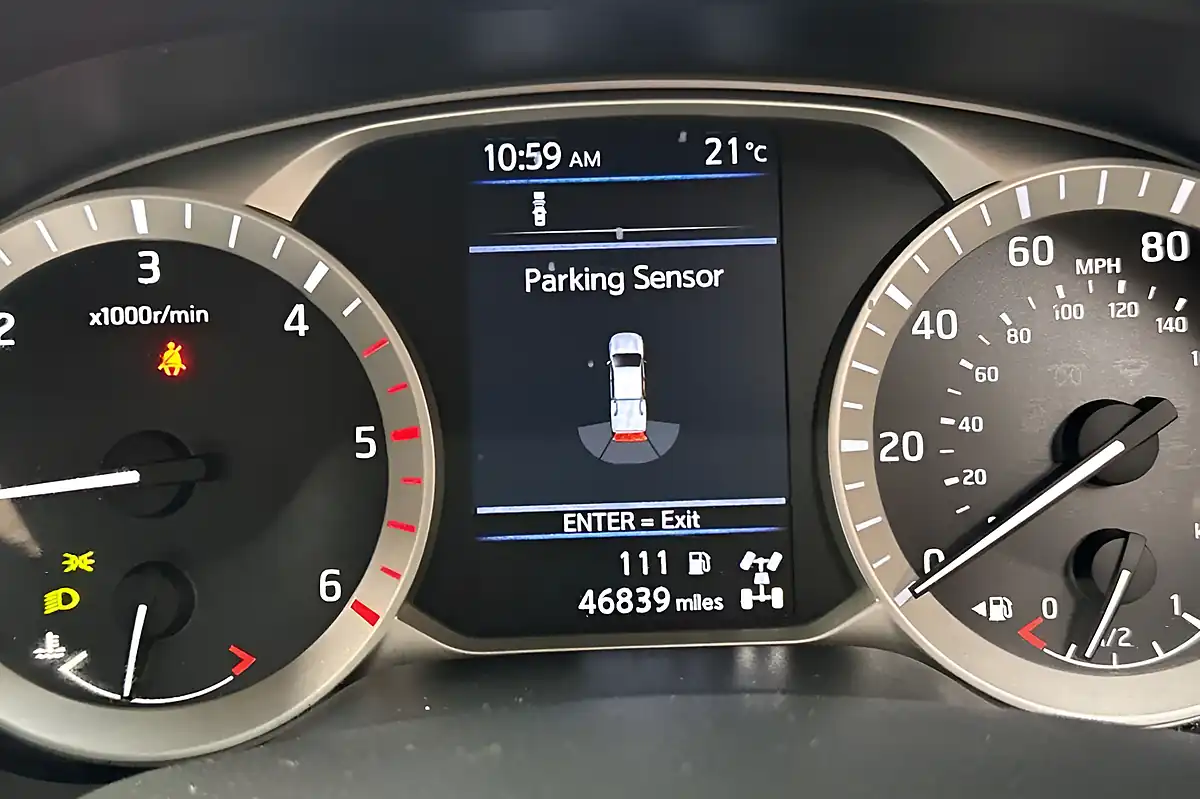 Used 2021 Nissan Navara Tekna Pearl Black - Interior and Exterior details 19