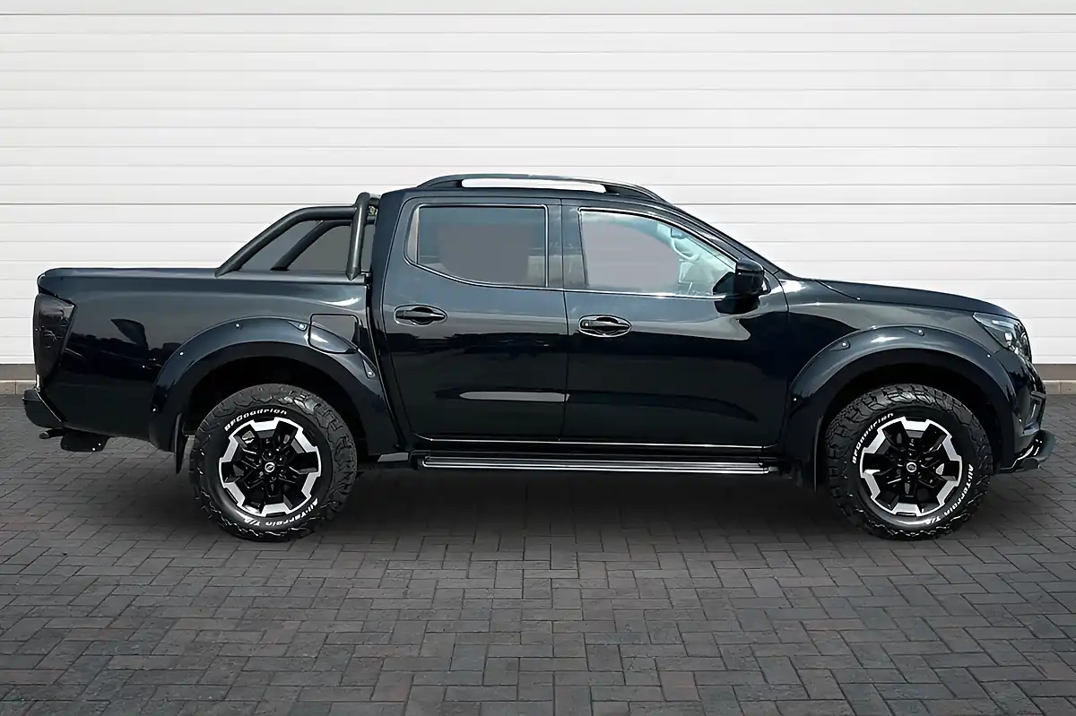 Used 2021 Nissan Navara Tekna Pearl Black - Interior and Exterior details 2