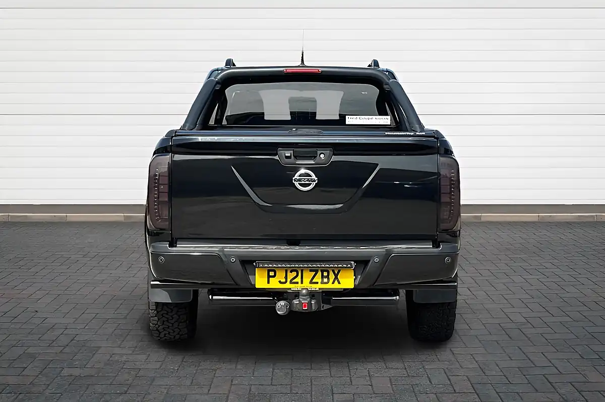 Used 2021 Nissan Navara Tekna Pearl Black - Interior and Exterior details 4