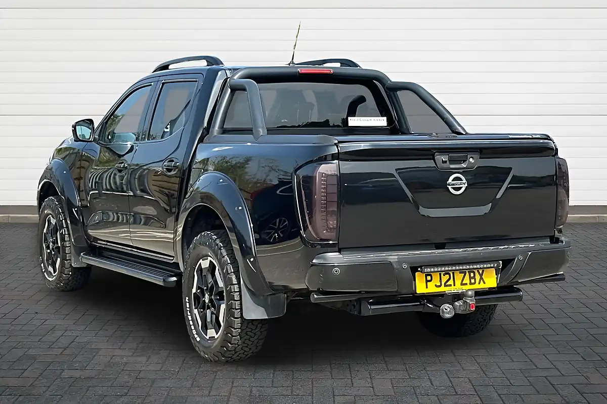 Used 2021 Nissan Navara Tekna Pearl Black - Interior and Exterior details 5