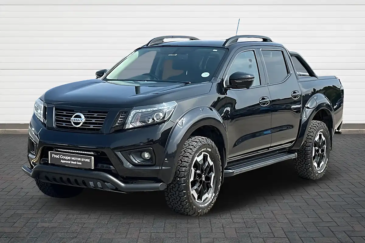 Used 2021 Nissan Navara Tekna Pearl Black - Interior and Exterior details 7