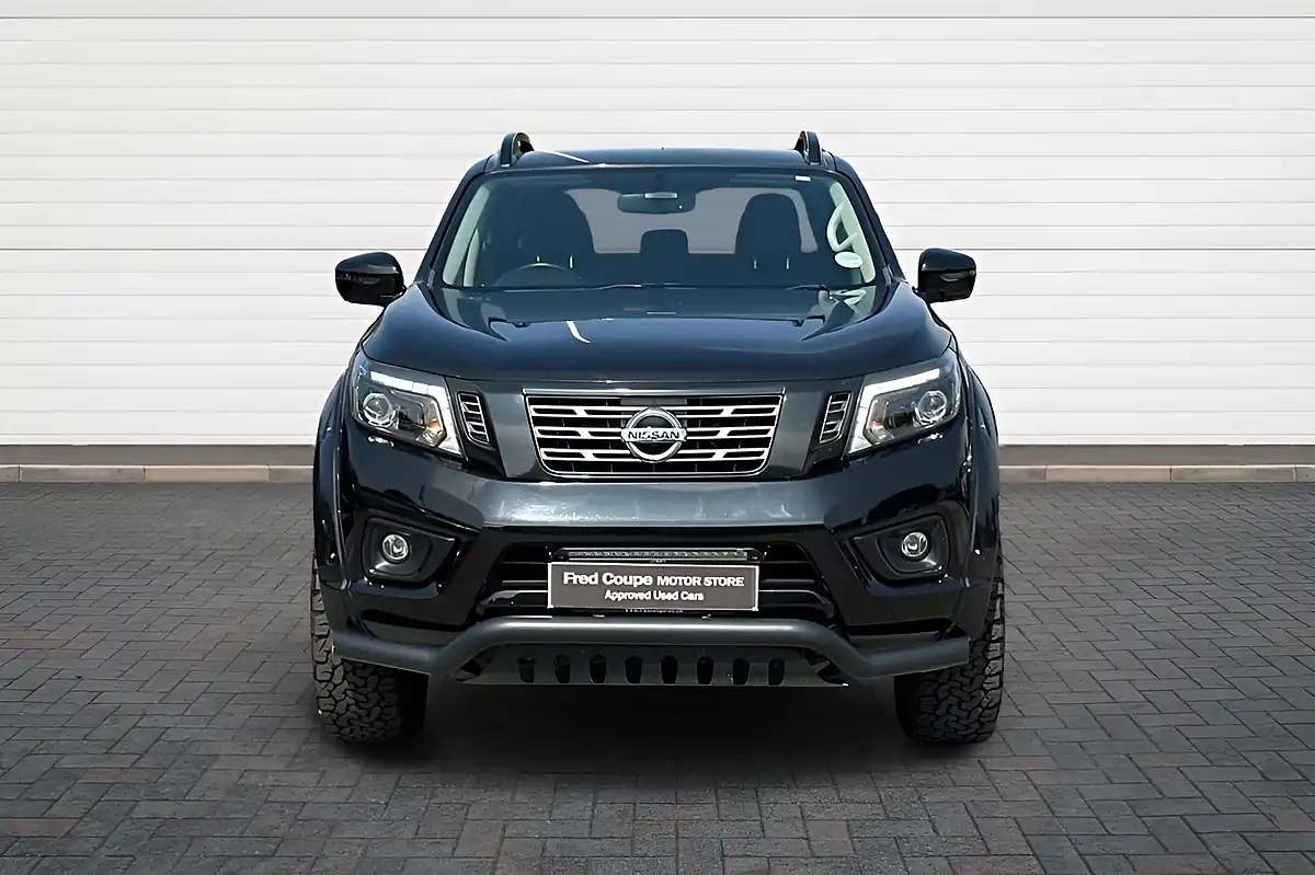 Used 2021 Nissan Navara Tekna Pearl Black - Interior and Exterior details 8