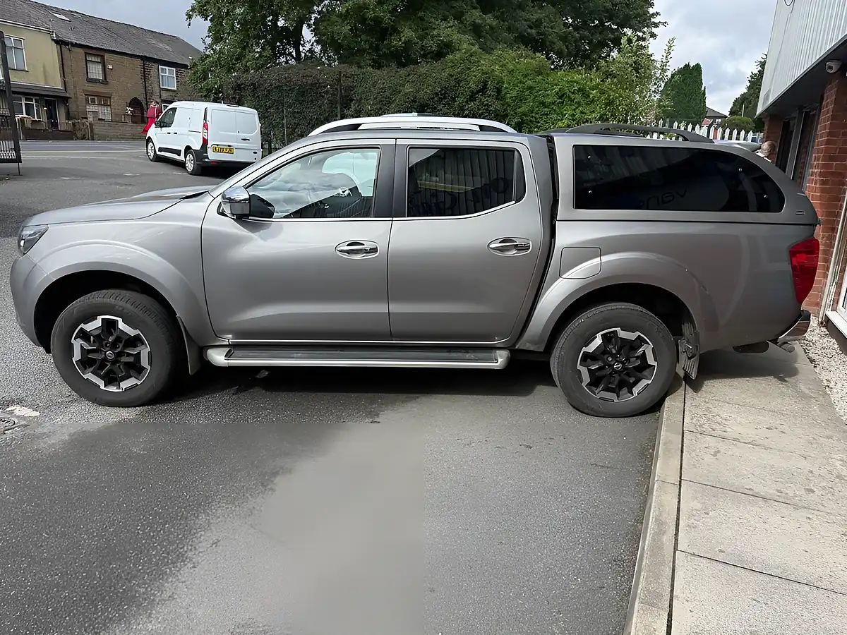 Used 2021 Nissan Navara Tekna Twilight Grey - Interior and Exterior details 4