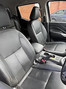 Used 2021 Nissan Navara Tekna Twilight Grey - Interior and Exterior details 7