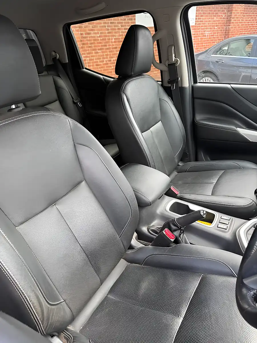 Used 2021 Nissan Navara Tekna Twilight Grey - Interior and Exterior details 7