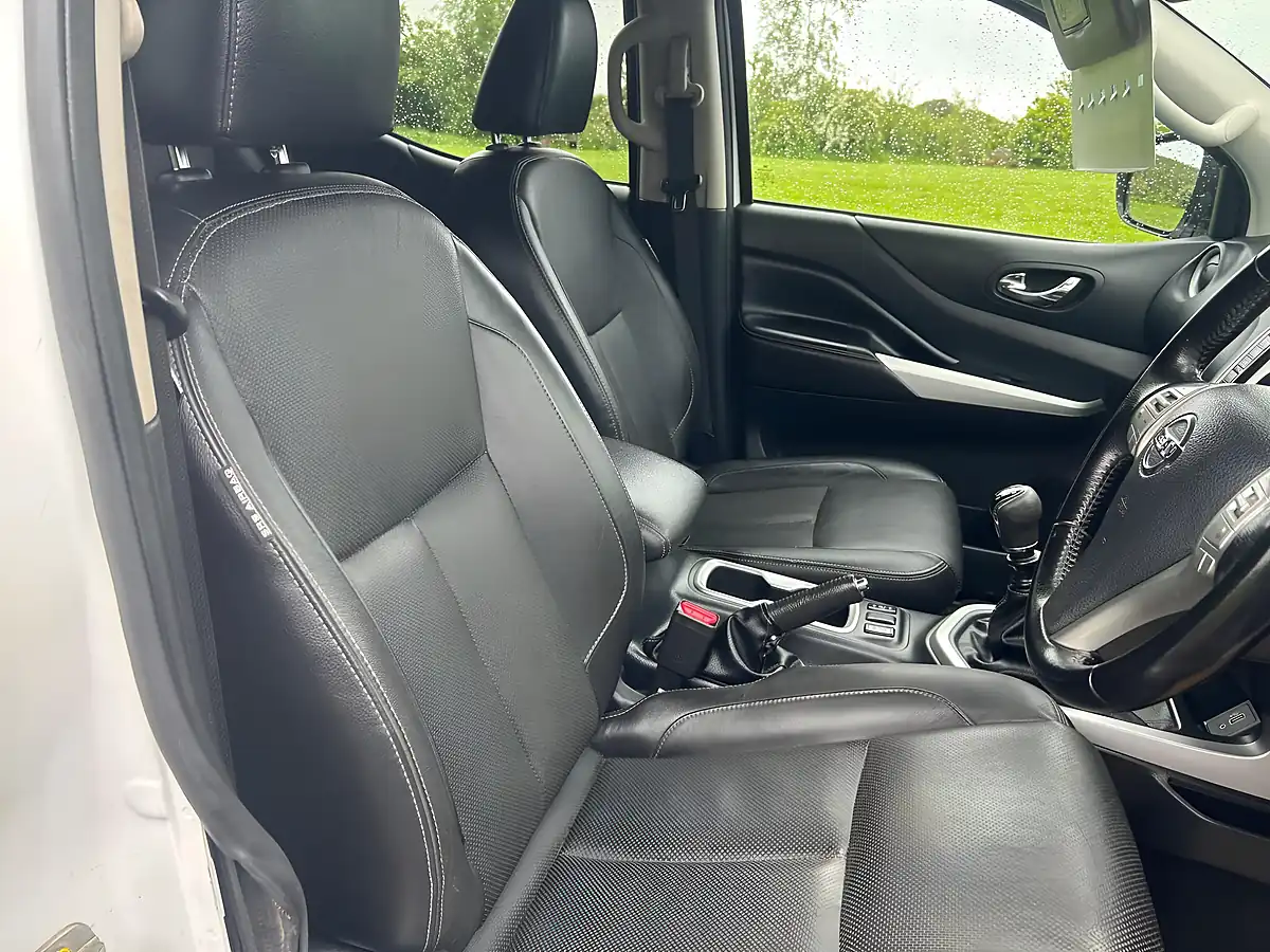 Used 2021 Nissan Navara Tekna White - Interior and Exterior details 11