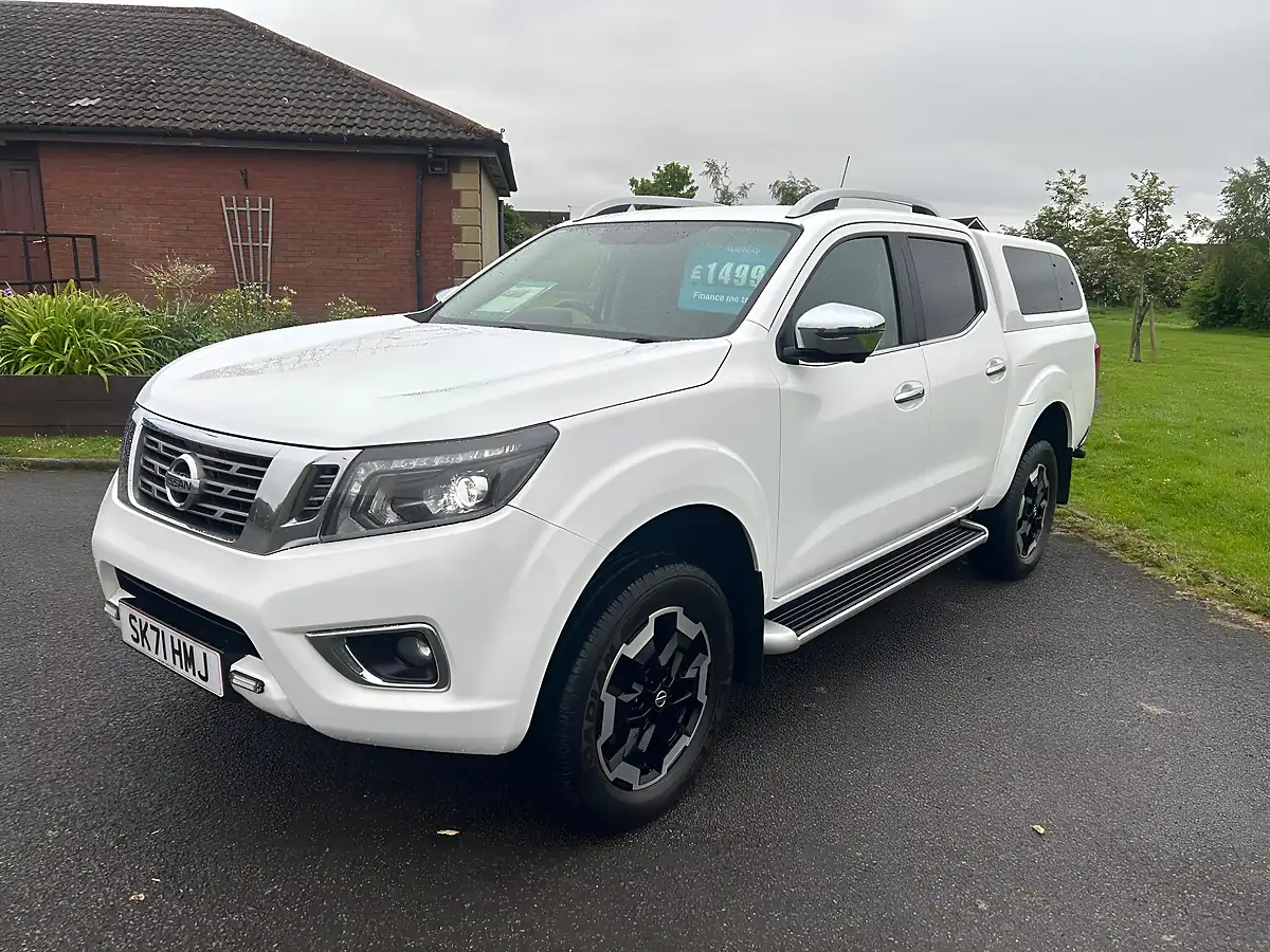 Used 2021 Nissan Navara Tekna White - Interior and Exterior details 4