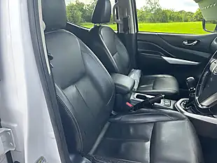Used 2021 Nissan Navara Tekna White - Interior and Exterior details 12
