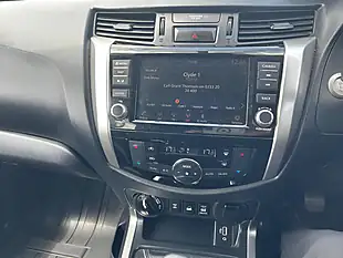Used 2021 Nissan Navara Tekna White - Interior and Exterior details 15