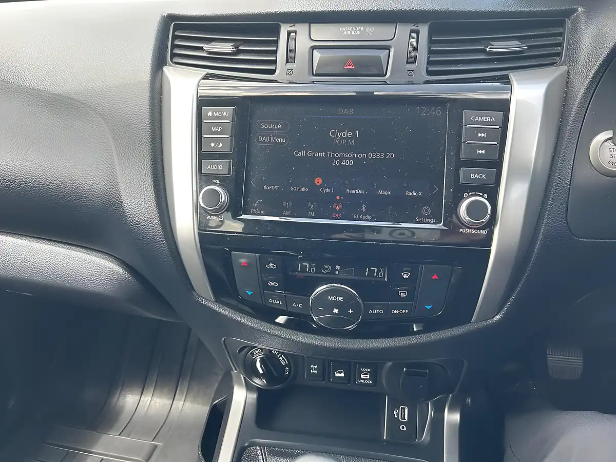 Used 2021 Nissan Navara Tekna White - Interior and Exterior details 15