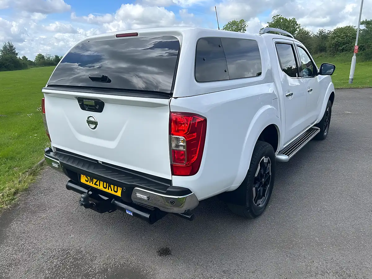 Used 2021 Nissan Navara Tekna White - Interior and Exterior details 6