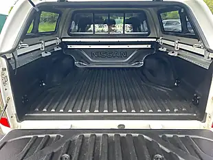 Used 2021 Nissan Navara Tekna White - Interior and Exterior details 8