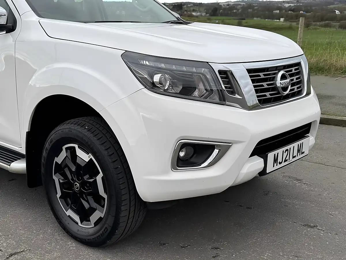 Used 2021 Nissan Navara Tekna White - Interior and Exterior details 10