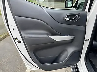 Used 2021 Nissan Navara Tekna White - Interior and Exterior details 15