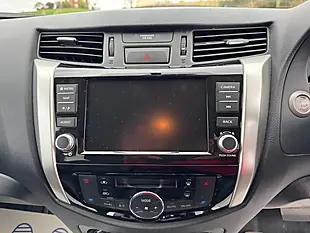 Used 2021 Nissan Navara Tekna White - Interior and Exterior details 18