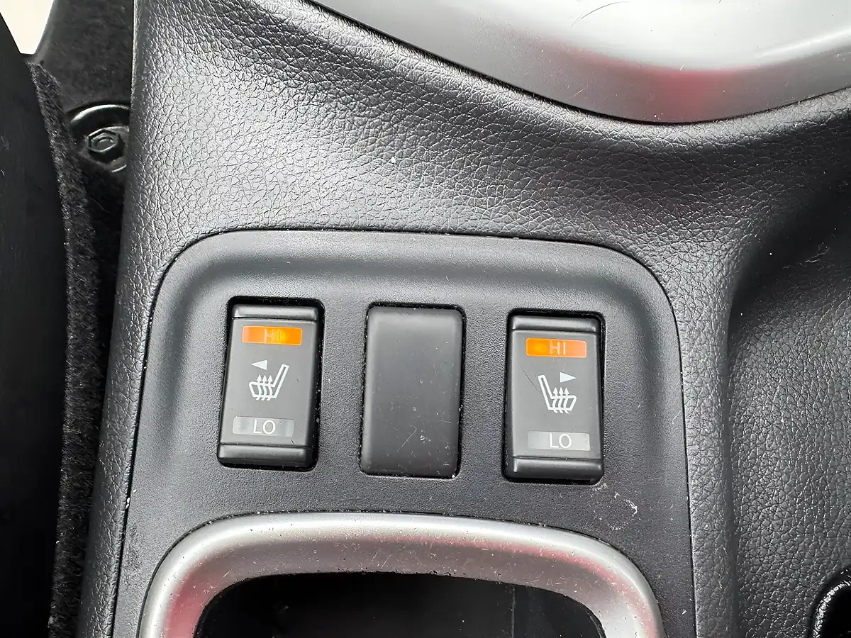 Used 2021 Nissan Navara Tekna White - Interior and Exterior details 20
