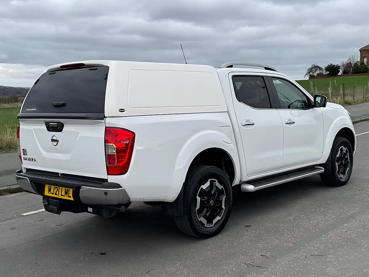 Used 2021 Nissan Navara Tekna White - Interior and Exterior details 8