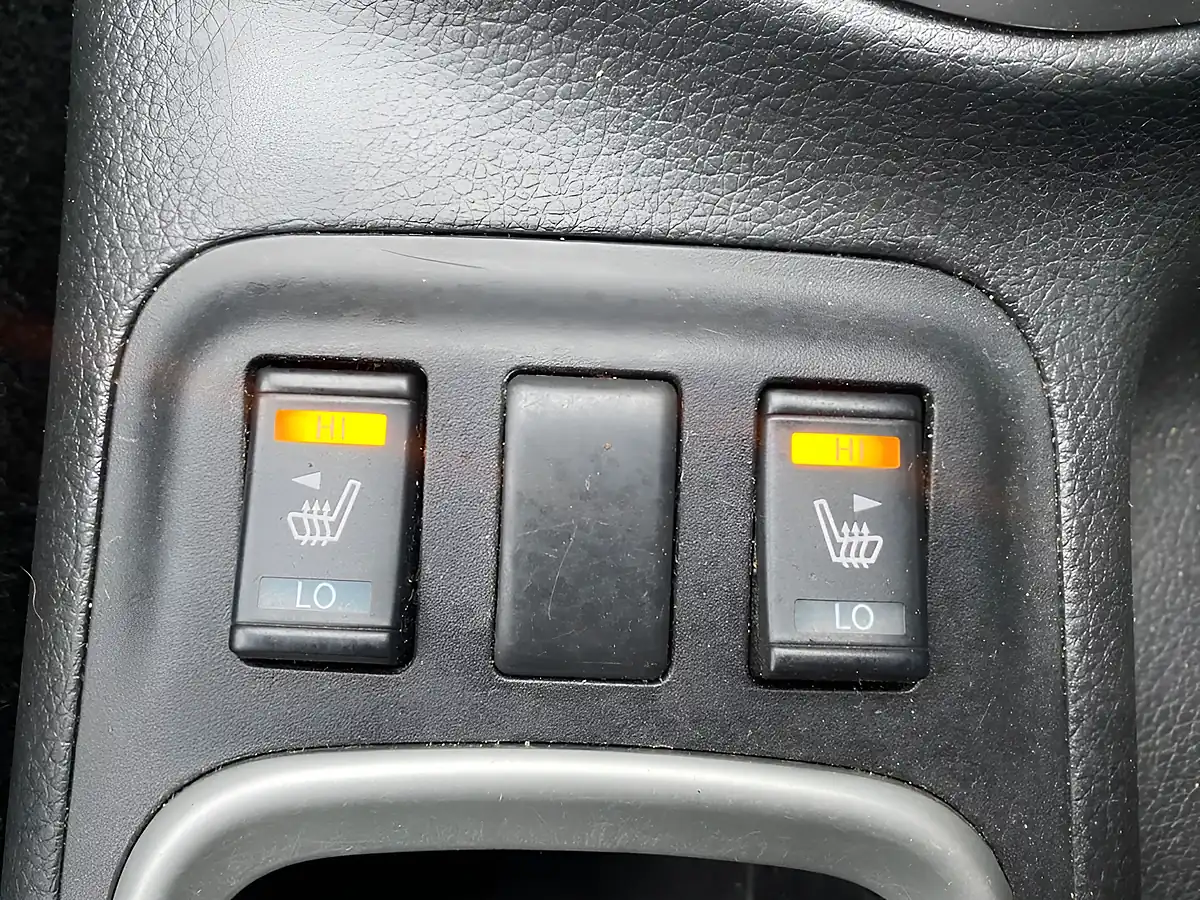 Used 2021 Nissan Navara Tekna White - Interior and Exterior details 14