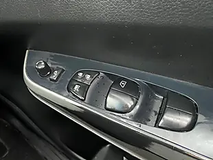 Used 2021 Nissan Navara Tekna White - Interior and Exterior details 15
