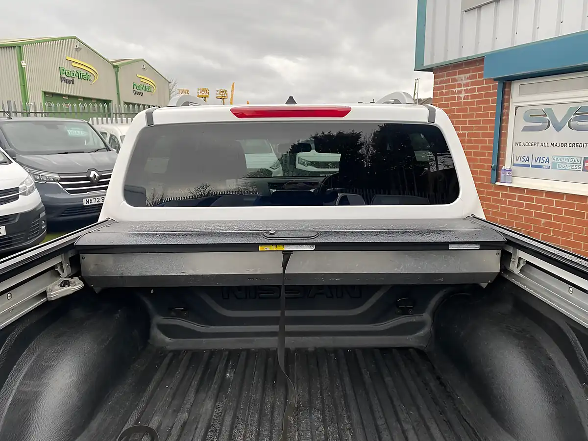 Used 2021 Nissan Navara Tekna White - Interior and Exterior details 19