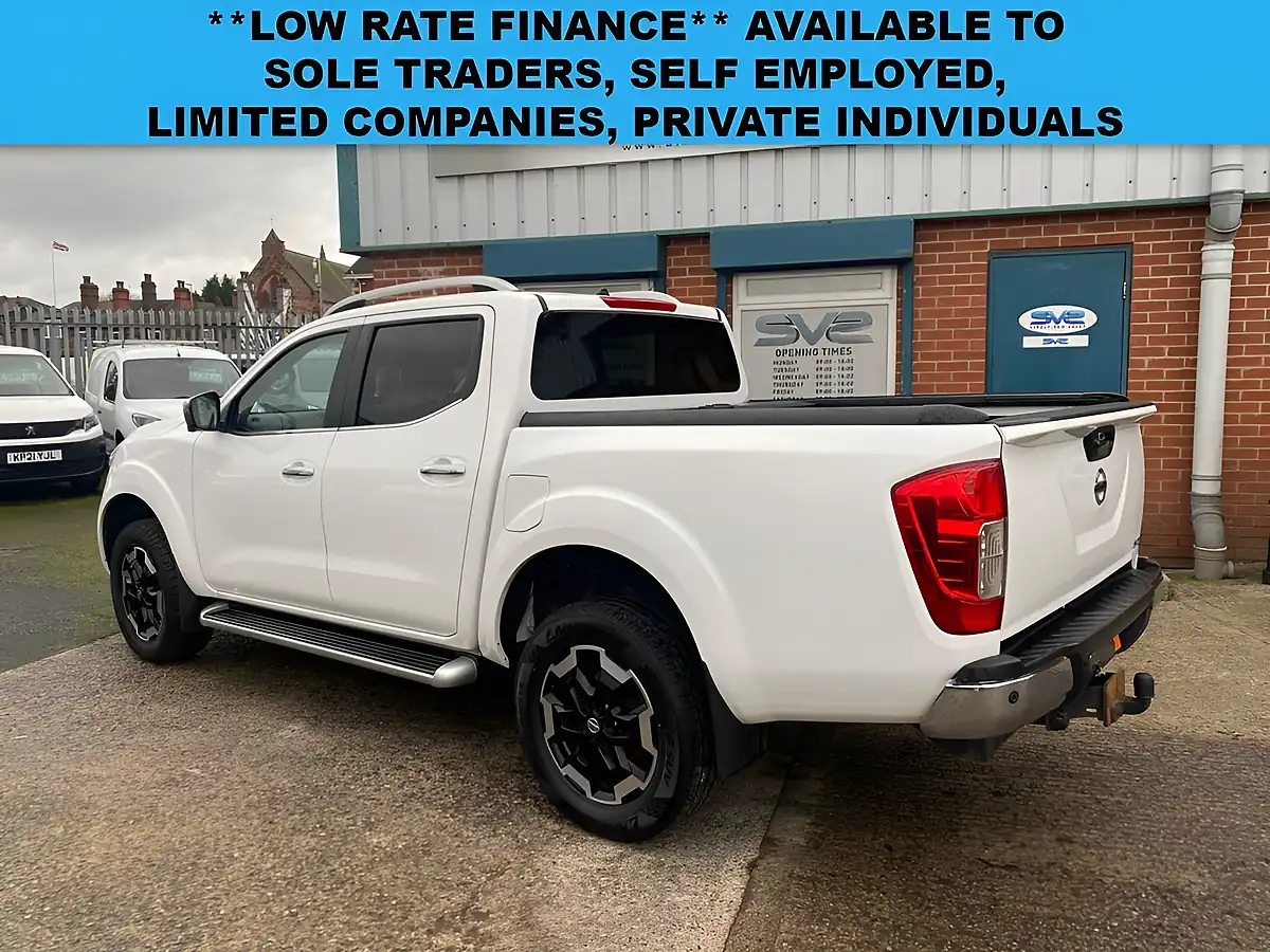 Used 2021 Nissan Navara Tekna White - Interior and Exterior details 8