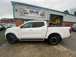 Used 2021 Nissan Navara Tekna White - Interior and Exterior details 9
