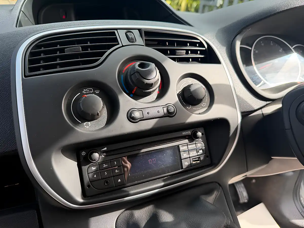 Used 2021 Nissan NV250 Acenta Grey - Interior and Exterior details 17