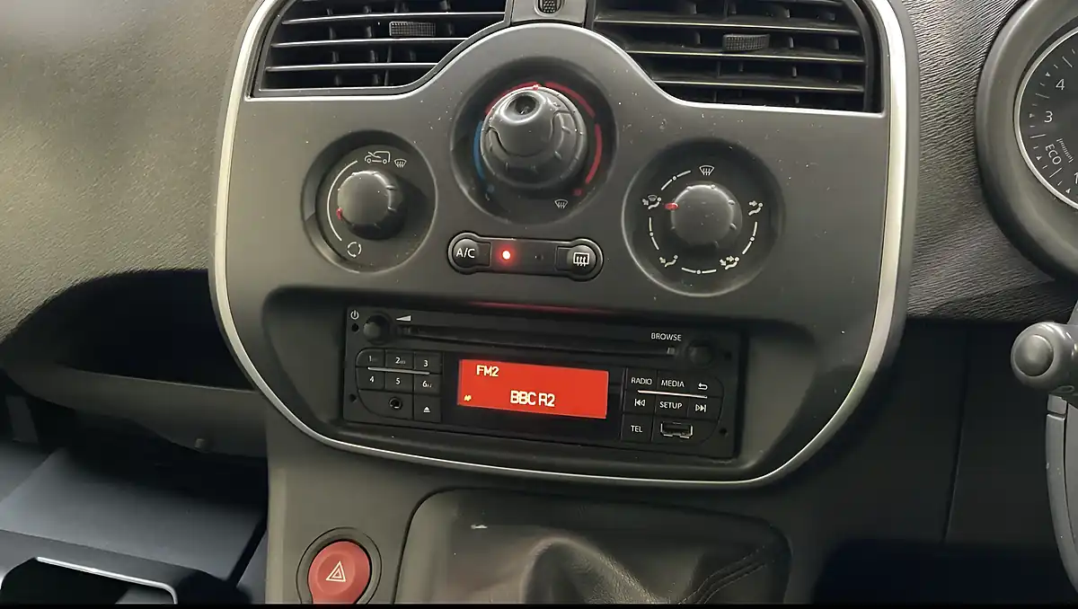 Used 2021 Nissan NV250 Acenta White - Interior and Exterior details 11