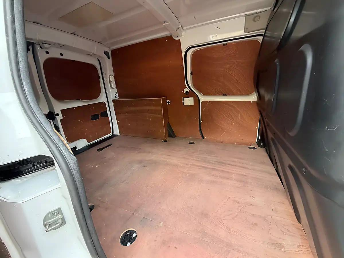 Used 2021 Nissan NV250 Acenta White - Interior and Exterior details 12