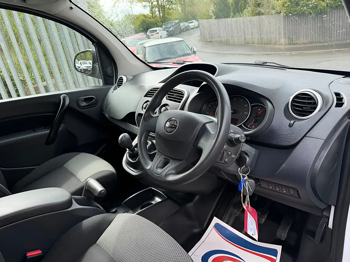 Used 2021 Nissan NV250 Acenta White - Interior and Exterior details 8